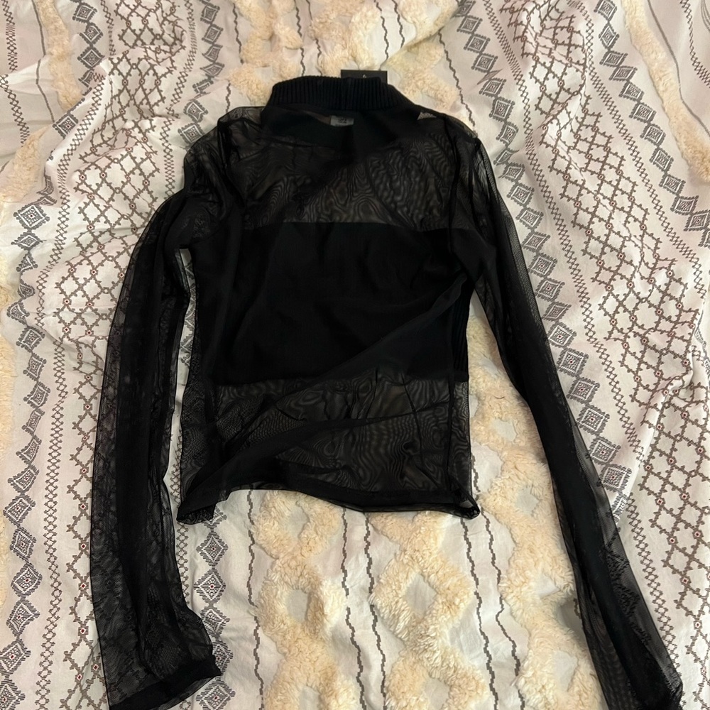 black mesh long sleep crop top!  SIZE MEDIUM